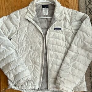 Women’s white Patagonia puffer jacket medium